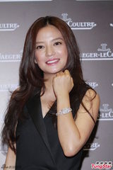 组图：赵薇裙装亮相秀身材 证实菲鹏关系很好