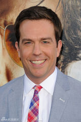 组图：《宿醉2》首映 克里斯汀贝尔与猴子玩亲亲