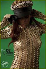 幻灯：蕾哈娜MV全新斑马造型 重回故乡心情喜悦