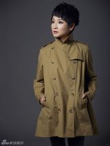 组图：孔琳文艺写真平和干练尽显知性美