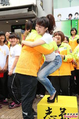 组图：郭书瑶《志气》票房好 跳操送红包