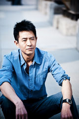 组图：郭晓峰全新写真曝光 造型百变显型男魅力