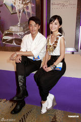 幻灯图：容祖儿阿sa助阵马会活动 新片将演女山贼