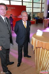 组图：群星贺梁家树荣休 汪明荃马德钟现身