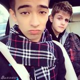 组图：韦唯仨混血儿子帅照曝光 大儿子北大学霸