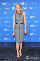 组图：《亲密治疗》发布会 海伦-亨特知性助阵