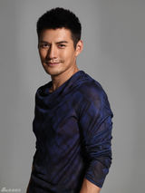 组图：铁血男儿严宽休闲时尚写真曝光