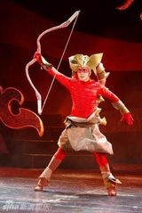 幻灯图：中国儿艺《太阳鸟》彩排 赢小观众尖叫喝彩