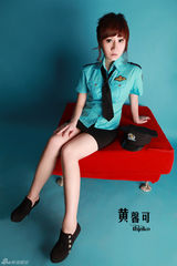 组图：“乖乖空姐”快女黄馨可新写真 上演制服诱惑