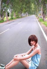 组图：台湾伪娘模特想成女人 写真娇媚如花绽放