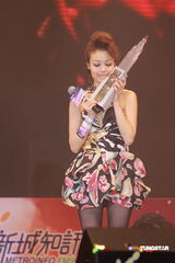 幻灯：新城劲爆颁奖礼落幕 陈奕迅容祖儿称王封后