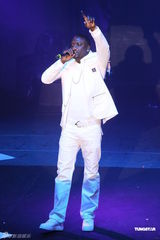 组图：Akon台北热力开唱 短唱十首捞金千万