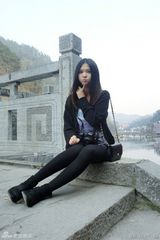 组图：网曝快男左立女友劈腿 与老外热吻