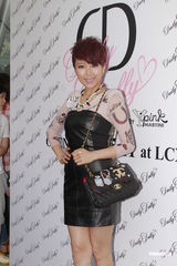 组图：钟舒漫否认与张致恒复合 Angelababy贴身裙装