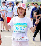 组图：张娜拉参加韩国“选民之日”相关活动