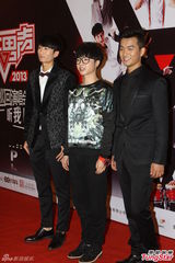 组图：于湉华晨宇交流默契 不介意在一起传言