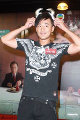 组图：欧阳震华杨怡扮小恶魔 林峰宣传新剧人气高