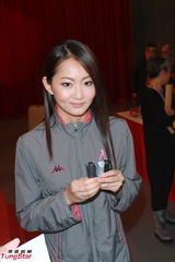 组图：亚姐面试水平参差 评委罗霖要求三高