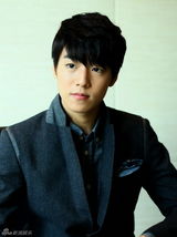 高清组图：独家对话李玹雨笑成恋爱是外行