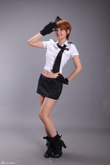 高清组图：i Me变装性感教官 销魂制服线条毕露