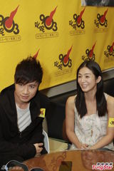 组图：古巨基被批婚期将到 杨采妮不急于结婚