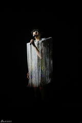 幻灯图集：郑秀文纪念入行20年 连换八套造型玩百变