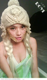 组图：疑似释小龙现女友曝光 皮肤白皙身材性感