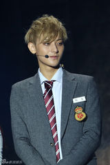 组图：EXO十一空降上海演唱会 粉丝狂欢