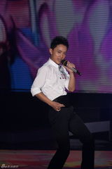 幻灯组图：快男突围赛尾场大玩复活 61强全部诞生