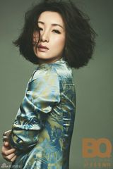 组图：秦海璐频登封面 眼神性感红唇诱人