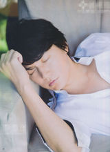 组图：福山雅治登11月《anan》 展秋日闲情