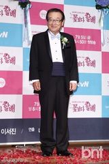 组图：李顺在李瑞镇等出席《花样爷爷》发布会