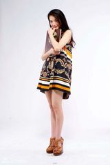 幻灯图：舒淇变身网游主角身陷险境 等待粉丝营救