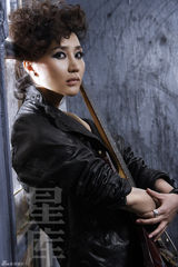 高清组图：阿朵性感不低俗 在演艺圈尽量真实地活着