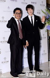 组图：SS501许永生等帅气亮相权民尹智敏婚礼