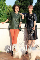 组图：海清首度携母登封面 摩登优雅若姐妹花