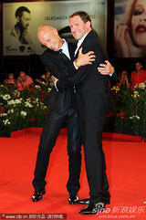 组图：《浮士德》威尼斯首映 女星素洁长裙高雅