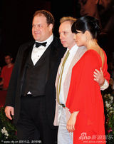 组图：《黑马》首映 布莱尔带初生儿子走红毯