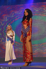 组图：世模小姐比基尼总决赛 长腿纤腰黄金比例