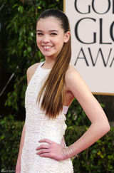 高清图：海莉-斯坦菲尔德少女初长成 纯白长裙出镜