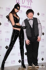 高清组图：伊林尾牙妖气通天 名模搞怪叹为观止