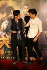 组图：周杰伦出席新片记者会 曾志伟柯有伦亮相