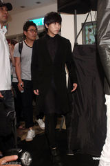 高清组图：SJ-M八缺一现身台湾 引发歌迷混乱