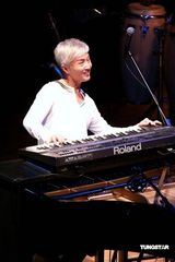 幻灯：周启生举办爵士音乐会 创作歌手不忘发掘新人