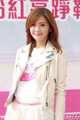 组图：阿Sa(蔡卓妍)尚无意结婚 自觉40岁适合生宝宝