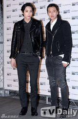 组图：韩星金有贞李秀赫等潮装看秀气场足