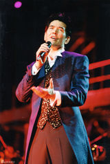 策划：费翔旧照回顾 英俊少年变性感大叔