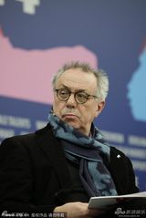 组图：柏林电影节发布会 主席科斯里克现身