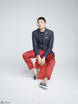 高清组图：韩星刘亚仁拍写真 展时尚休闲魅力