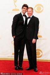 组图：《摩登家庭》男星杰西-泰勒-弗格森亮相